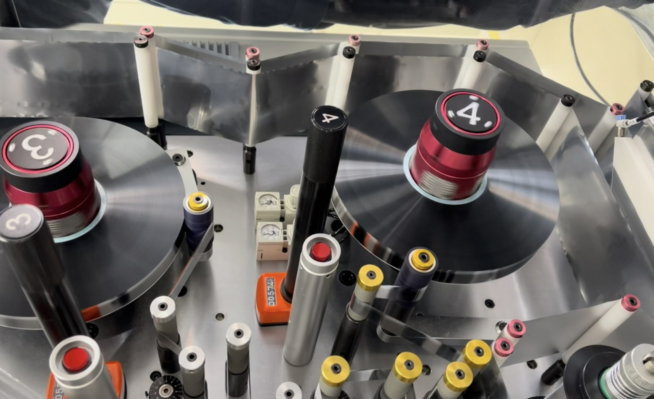 ক্যাপাসিটার ডাইলেট্রিক উপকরণ এবং পারফরম্যান্স অপ্টিমাইজেশনের কার্যনির্বাহী নীতি