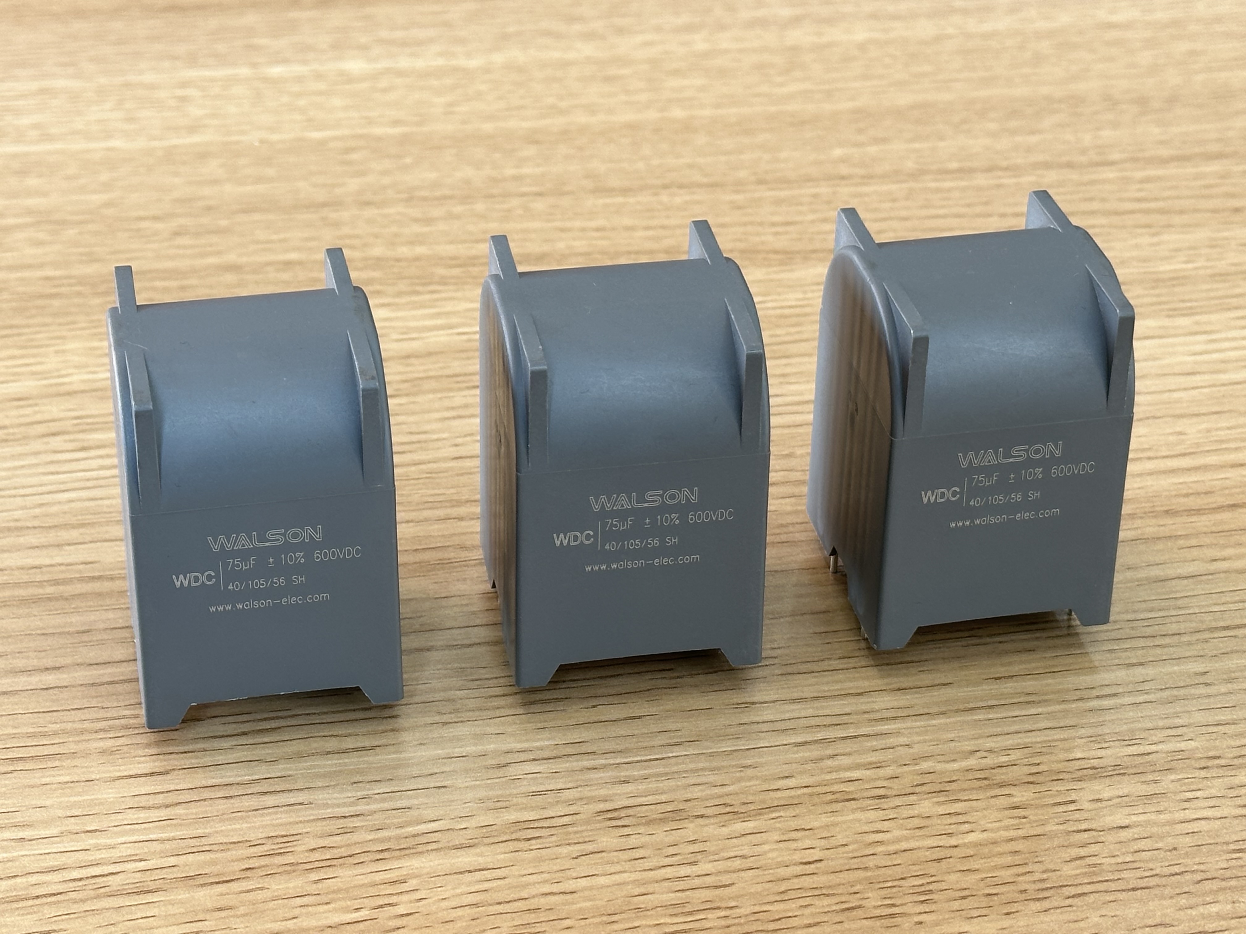 ফিল্ম ক্যাপাসিটরগুলির ESR/ESL প্যারামিটারের ব্যাখ্যা এবং সরঞ্জাম পরিচালনার উপর তাদের গুরুত্বপূর্ণ প্রভাব